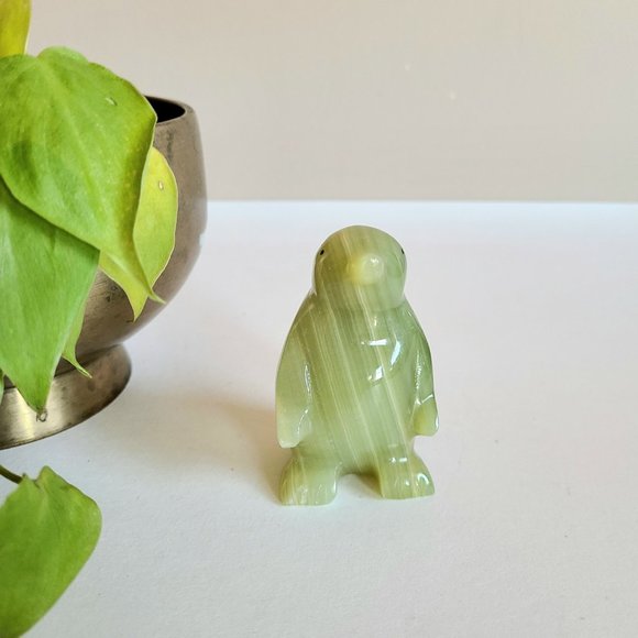 Stone penguin figurine. - Picture 2 of 8